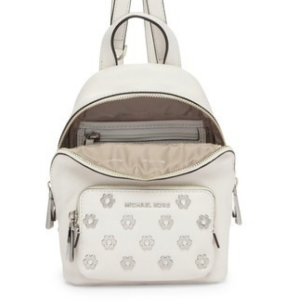 🎉🎉🎉FLASH SALE 🎉🎉🎉Michael Kors Backpack